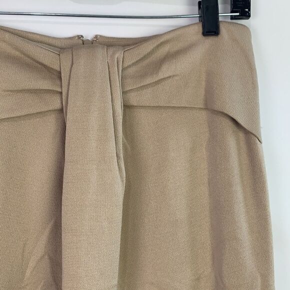 St. John tan pleated bow front pencil skirt - Picture 2 of 7